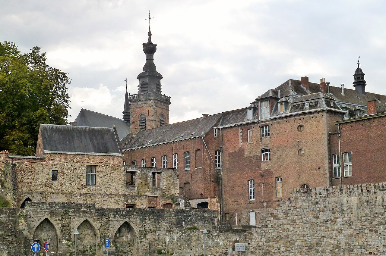 Belgique - Abbaye de Bonne-Espérance 1280px-Binche_Anciens_Remparts