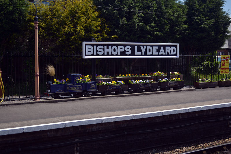 File:Bishops Lydeard (8864191788).jpg