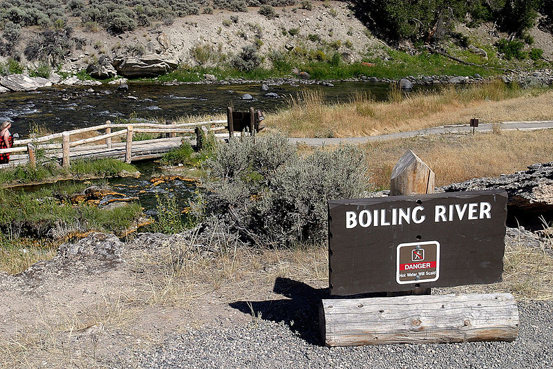 File:Boiling River, where Mammoth Hot Springs runoff meets the Gardner River (3679470330).jpg