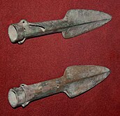 Bronze spearheads, Shang Dynasty.JPG