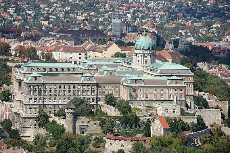 File:Buda Castle Day.JPG