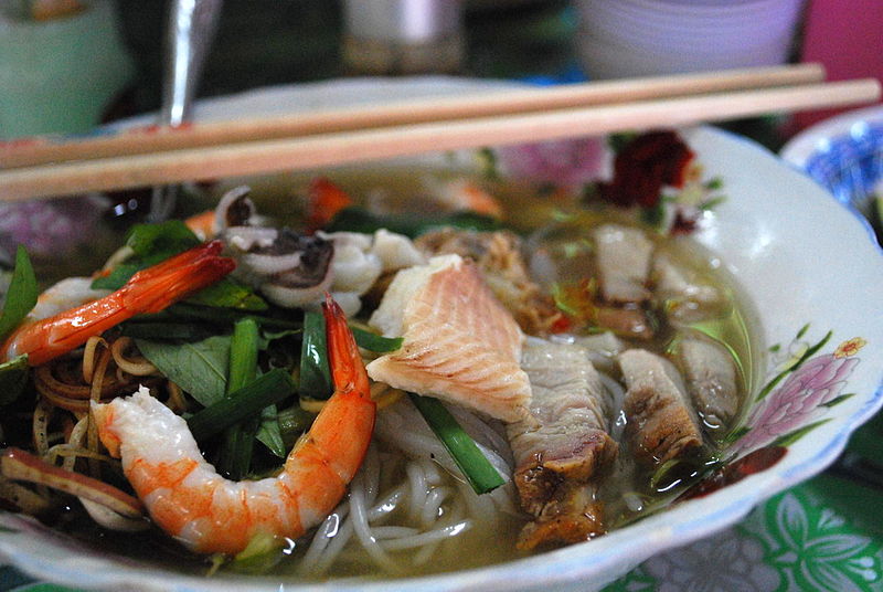 File:Bun Mam Soc Trang - fish, prawns, pork - Vinh Long Market VND20000.jpg
