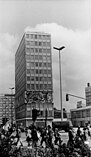 Bundesarchiv Bild 183-U0906-0300, Berlin, "Haus des Lehrers".jpg