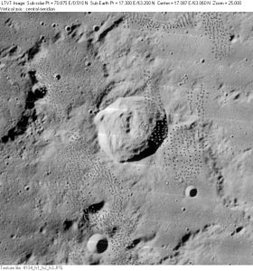 Снимок зонда Lunar Orbiter-IV.