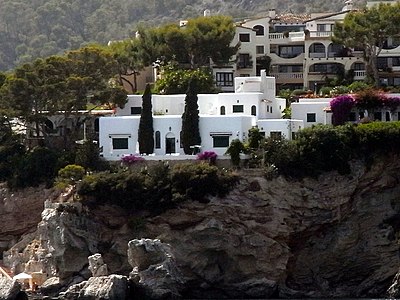 Rudolph Valentinos Haus in Cala Fornells / domo de Rudolph Valentino en Cala Fornells