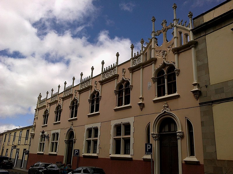 File:Canaries Tenerife La Laguna Plaza Del Adelantado Ayuntamiento - panoramio.jpg