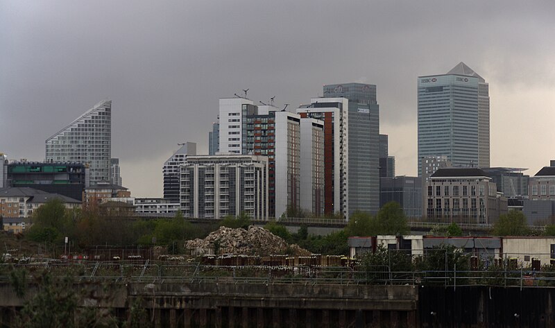 File:Canning Town station MMB 01.jpg