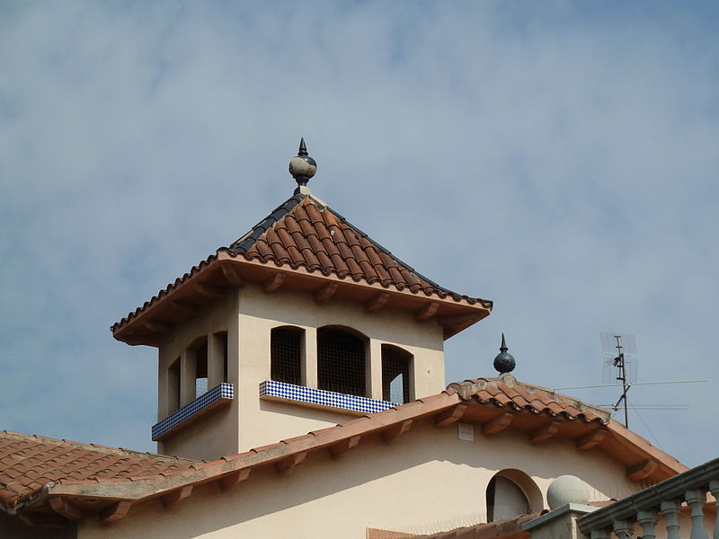 File:Casa Boleda, l'Hospitalet-2.JPG