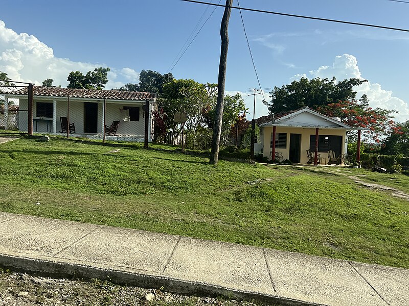 File:Casas del Barrio La Loma (Vega Alta).jpg