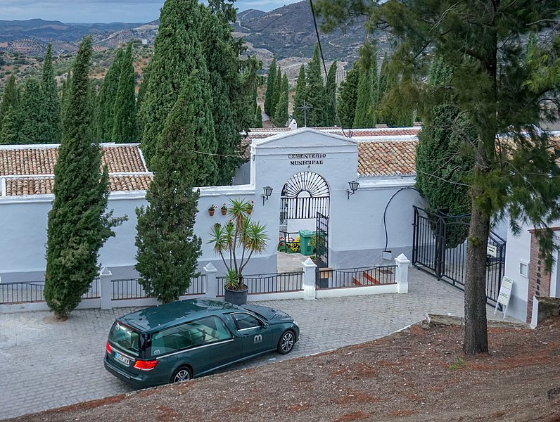 File:Cementerio Municipal de Olvera I.jpg