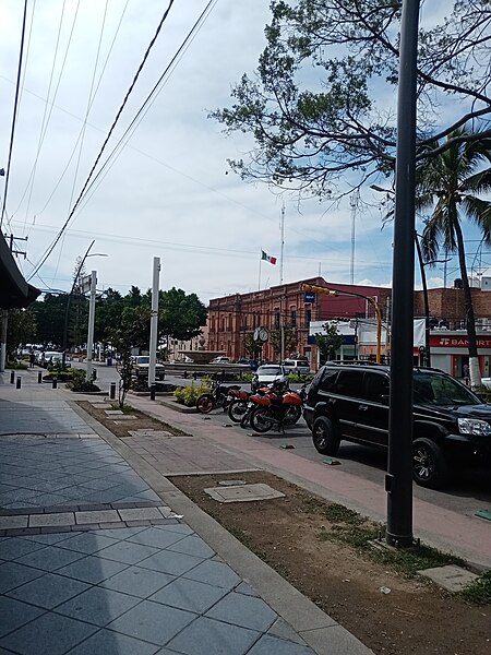 File:Centro de Chapala.jpg