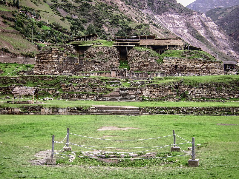 File:Chavin de Huantar El Castillo 06122009.jpg