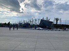 File:Chengdu_West_Railway_Station-Front_Plaza.jpg