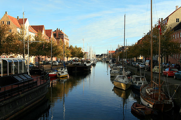 Christianshavns Kanal separating Christianshavn in a City Side and a Rampart Side part