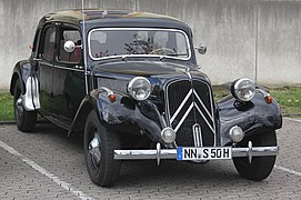Citroën Traction Avand 11 CV Commerciale, from 1954, front and right side