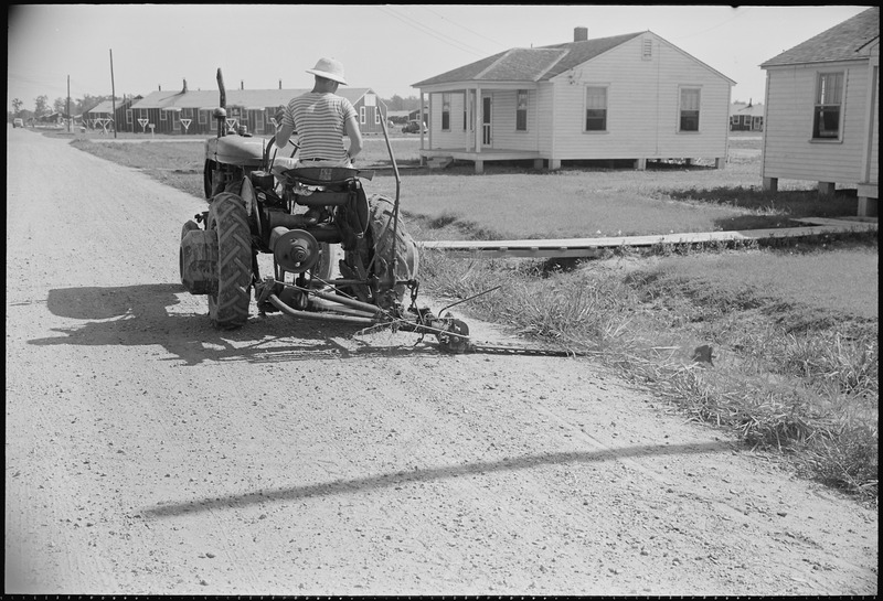 File:Closing of the Jerome Relocation Center, Denson, Arkansas. In all sections of the center still occu . . . - NARA - 539793.tif