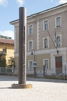 La Colonna del viaggiatore” e la Sfera n.5 di Arnaldo Pomodoro