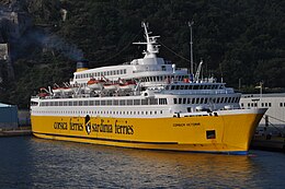 Ferries Corse et Sardaigne au port Vado Ligure.jpg