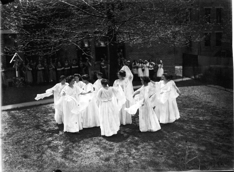 File:Dance in Oxford College production of 'The Piper' 1911 (3190642535).jpg