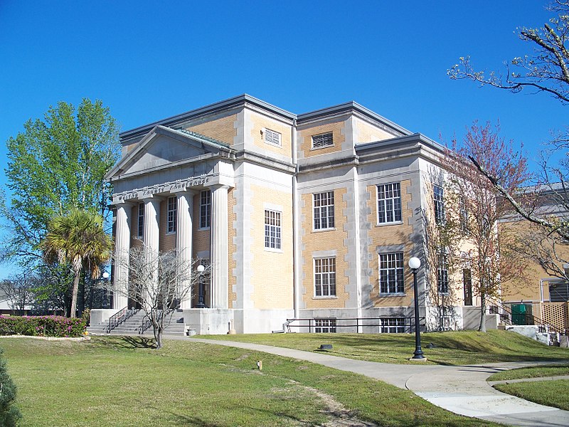 File:DeFuniak Springs Hist Dist crths02.jpg