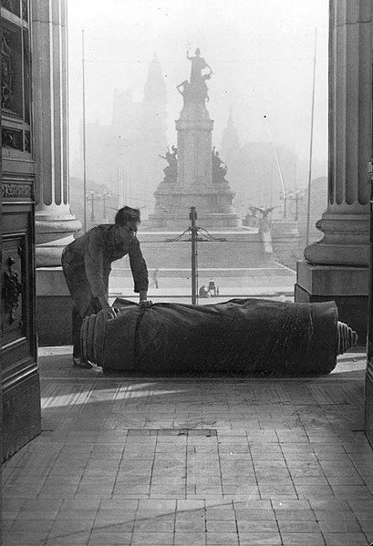 File:Desenrollando la alfombra del Congreso Nacional.jpg