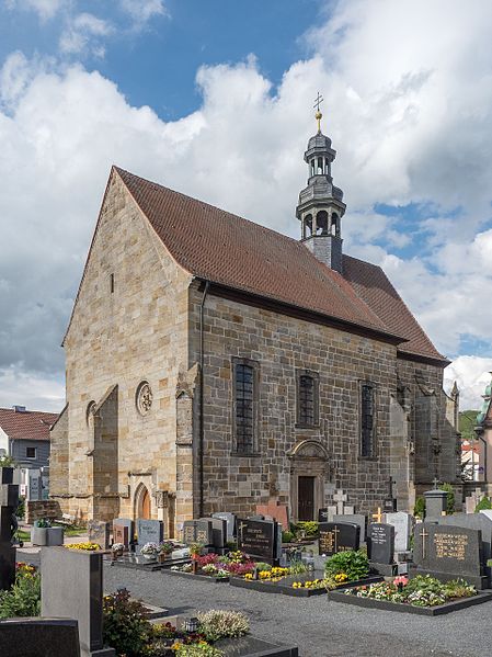 File:Ebern Friedhofskapelle St. Maria 17RM1474.jpg