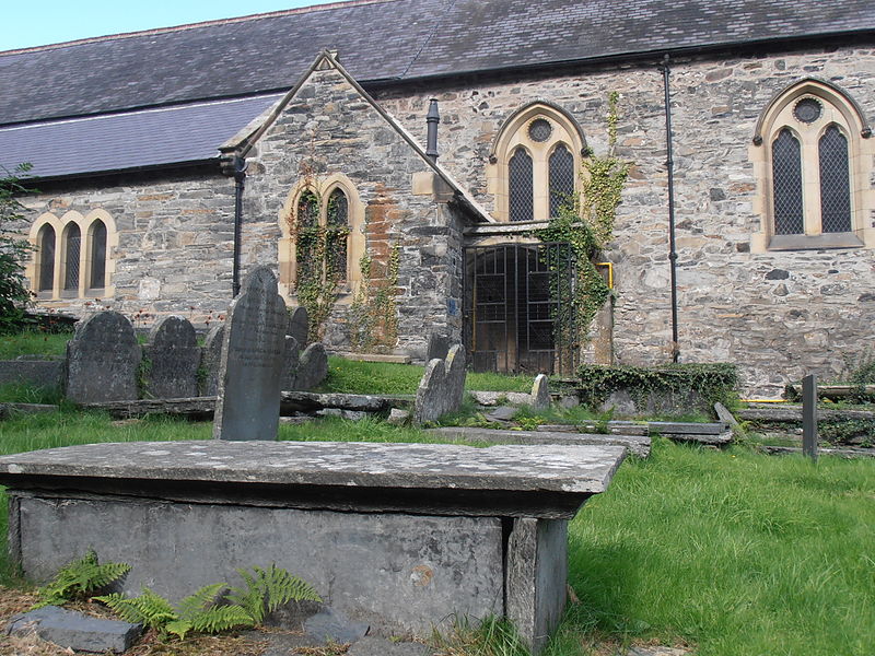 File:Eglwys Sant Mihangel a Sant Sulien Corwen Sir Ddinbych 28.JPG