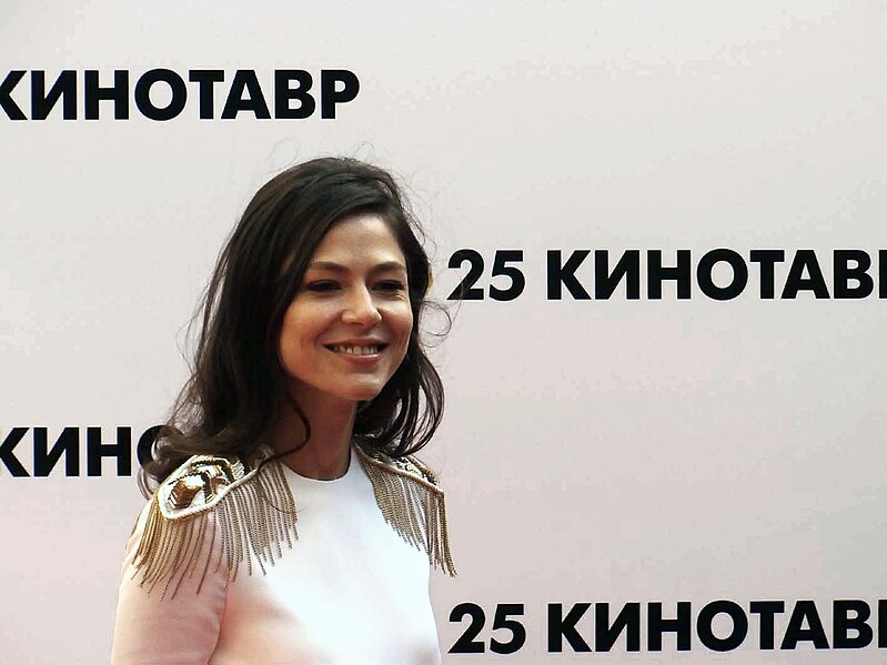 File:Elena Lyadova 2014.jpg