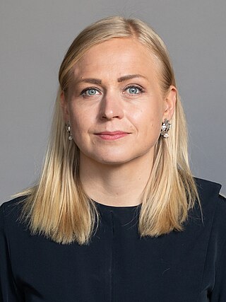 <span title="Finnish-language text"><span lang="fi" style="font-style: normal;">Elina Valtonen</span></span> Finnish politician (born 1981)