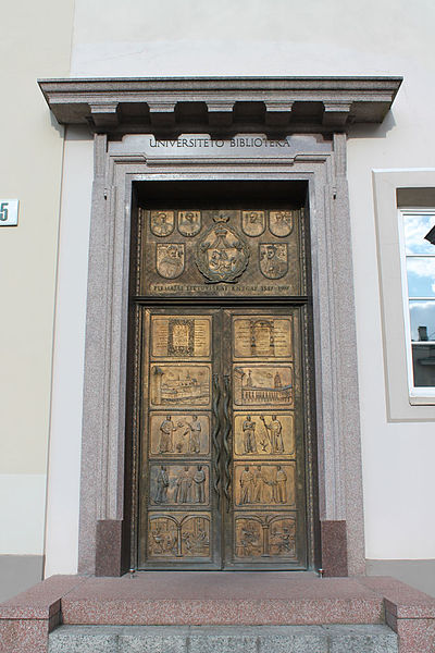 400px-Entrance_to_Vilnius_University_Library.JPG (400Ã600)