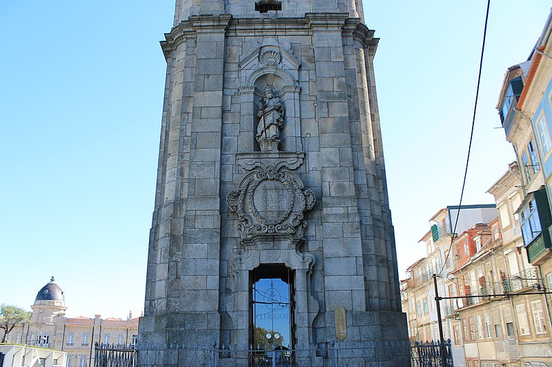 File:Exterior view of Igreja dos Clérigos 10.jpg