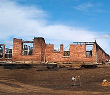 Wildfire destruction, Midwest City FEMA - 40663 - Fire destruction in Oklahoma (cropped).jpg