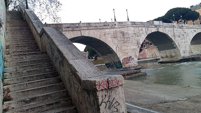 Fiume Tevere river in 2016