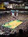 2004 yılında bir maç esnasında Boston Celtics. (Salonun o zamanki adı FleetCenter idi.)
