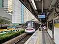 东铁线现代列车驶离火炭站1号站台（2023年1月）