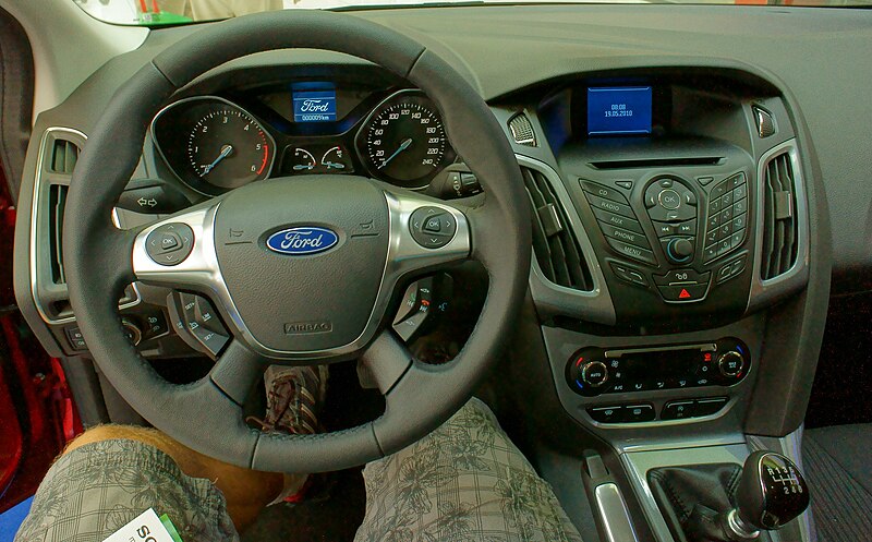 File:Ford Focus cockpit.jpg