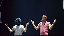 Francesco Gabbani på scenen under Eurovision Song Contest 2017.