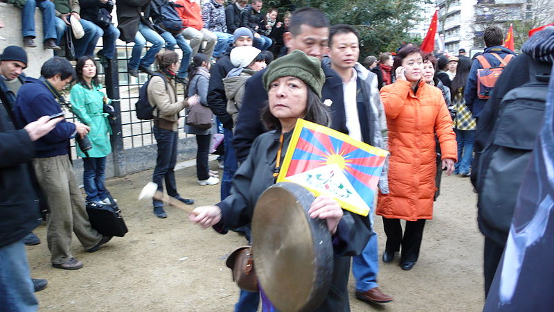 File:Free Tibet Paris torch relay.jpg