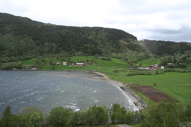 File:Gjelsvik askvoll.jpg