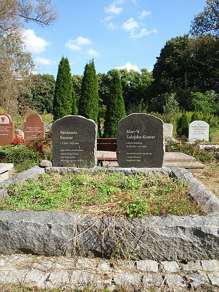 File:Grob Maryli Zalejskiej-Komar-Grave of Maryla Zalejska-Komar.JPG