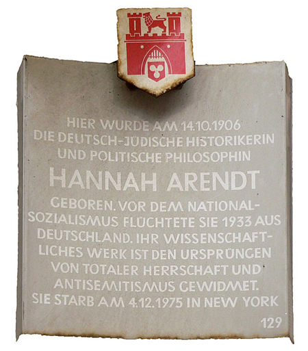 Tập_tin:Hannah_Arendt_Tafel.jpg