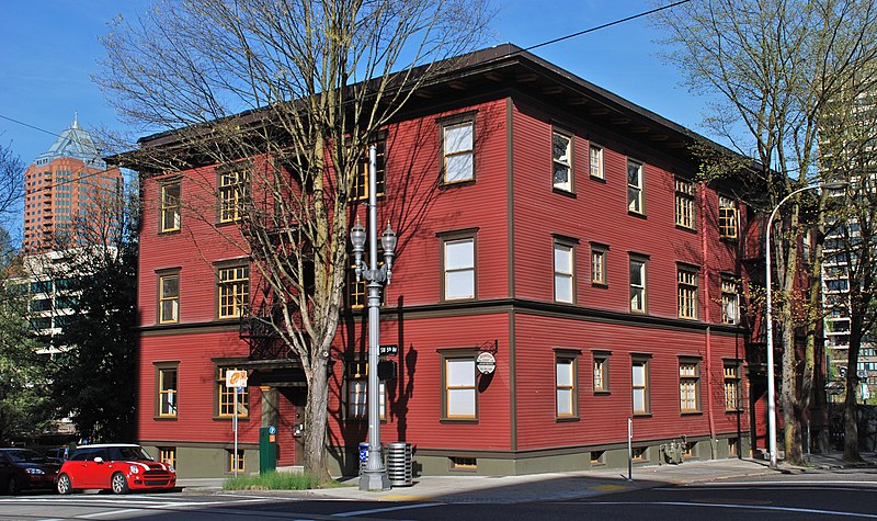 File:Harrison Court Apartments - Portland, Oregon (2012).jpg