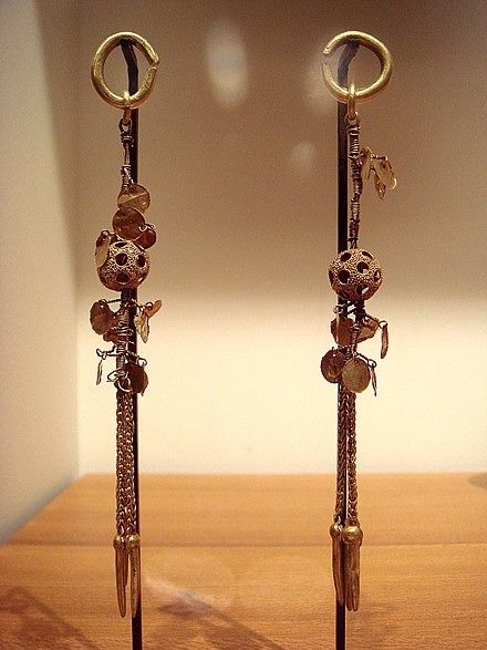 Northern Wei earrings. Northern Wei Dynasty, 5th century