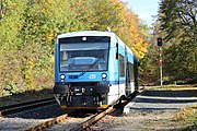 Čeština: Železniční vůz Stadler Regio-Shuttle ČD 840 v železniční zastávce Bílý Potok pod Smrkem.