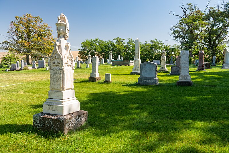 File:Helix Cemetery - DPLA - 3f8f96f596720e86e7ee94cd54c479df.jpg