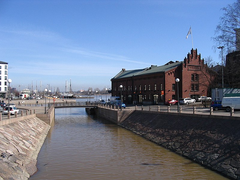 File:Helsinki (downtown).jpg