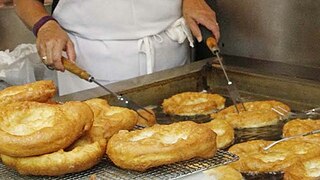 <span class="mw-page-title-main">Malassada</span> Portuguese-style fried doughnut