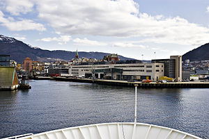 Hurtigruten: Geschichte, Passagierzahlen und Ausrichtung, Linie