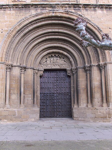 File:Iglesia de San Pedro. Portada. Olite.jpg