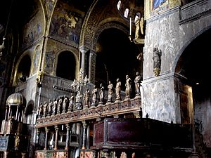 Basílica De San Marcos: Historia, Exteriores, Interior